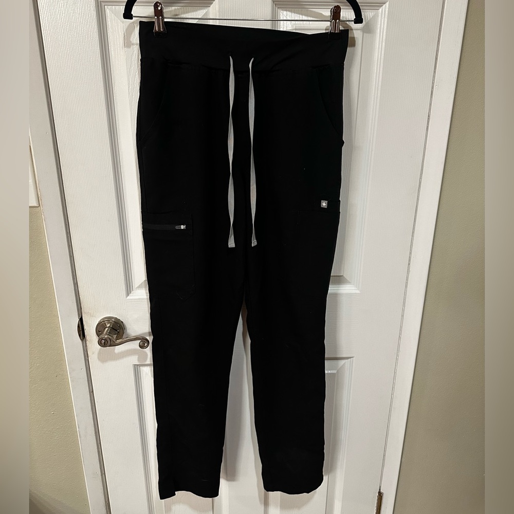 Figs Yola Women’s Scrub Bottoms  (Black, Size MT)